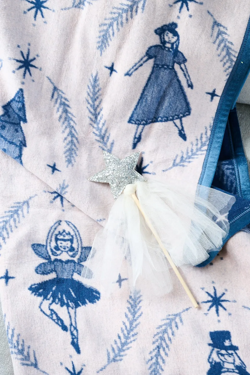Nutcracker Midi Blanket